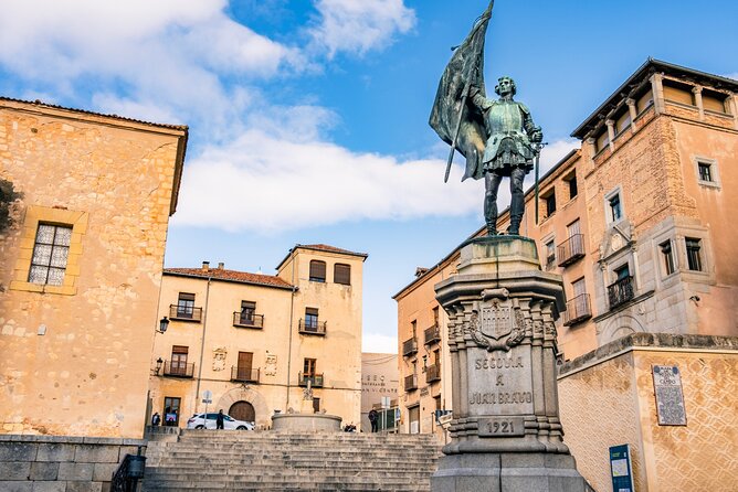Segovia Scavenger Hunt and Sights Self-Guided Tour - Plaza Mayor and the question format