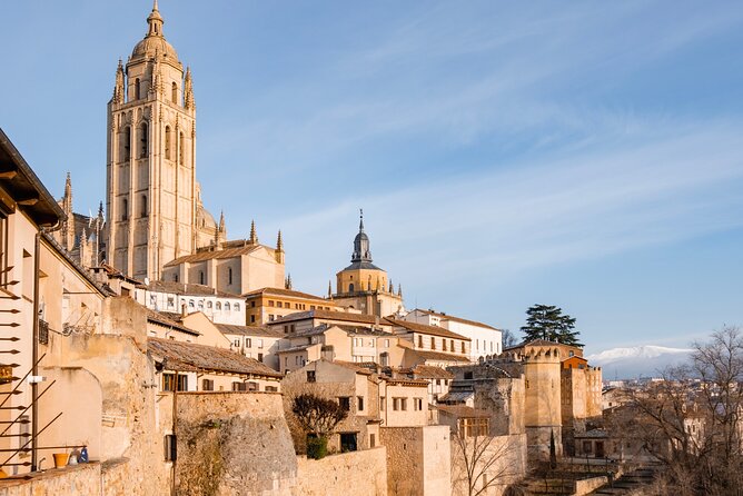 Segovia Scavenger Hunt and Sights Self-Guided Tour - Starting at Plaza Azoguejo
