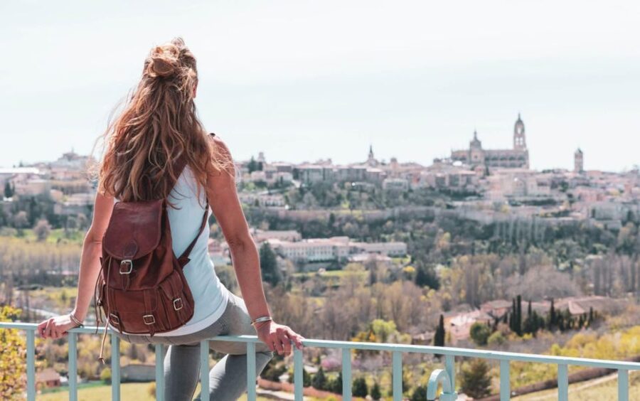 Segovia: Self-Guided Audio Tour on Your Phone - Walking through the old city toward the Cathedral