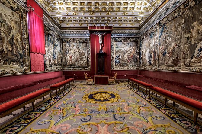 Skip the Line Admission Ticket to Cathedral of Segovia - A small museum with rare manuscripts and a remarkable ceiling