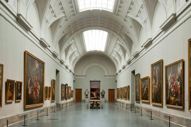 Skip the line: Prado Museum Monolingual Guided Tour - Meeting at the Velázquez statue
