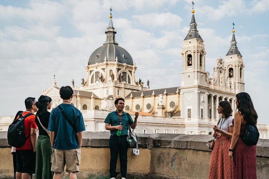 "Skip the line" Royal Palace + Prado Museum - What the palace rooms show you
