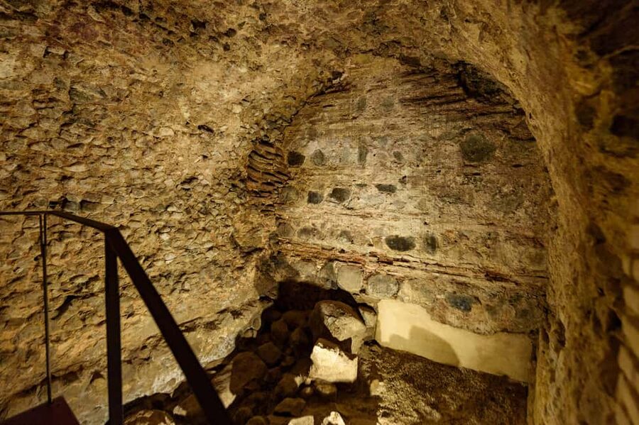 Subway Toledo: night tour 4 subways including Thermae - The open-air parts matter too