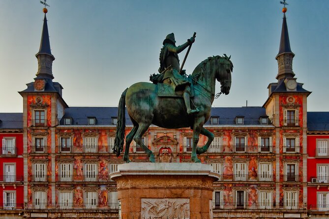 Surfing Madrid: From the Palace to the Tavern Private Tour - Starting at Plaza de Oriente