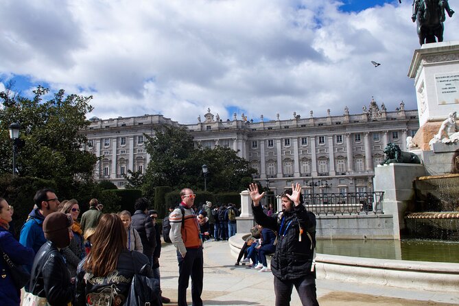 Surfing Madrid: From the Palace to the Tavern Private Tour - Pace, comfort, and practical limits