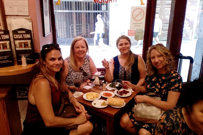 Tapas and history tour ending with churros with chocolate - Puerta del Sol and the first steps into the Austrias