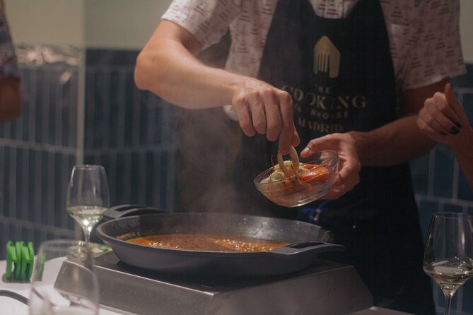 Taste of Spain: Tapas Cooking Class with Bottomless Wine Pairing - Starting with Cava at C. de Atocha