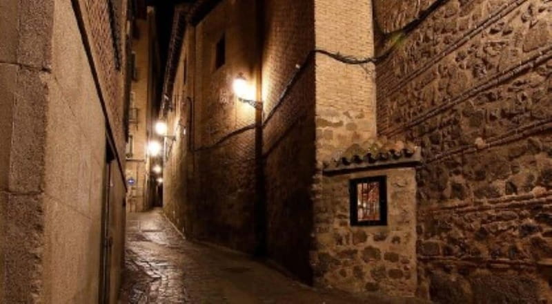 The Enchanted City: A Mysterious Tour of Toledo - Alfileritos Street and the return to Zocodover