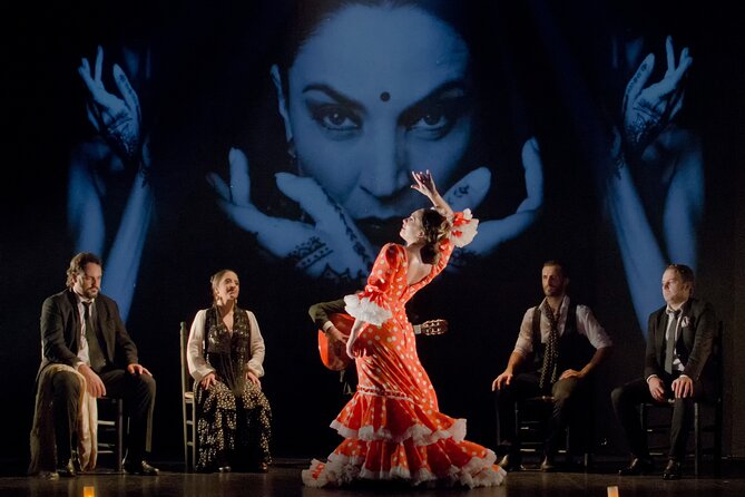 Tickets for the Authentic Flamenco Show at the Madrid Theater - The dancers, singers, and guitarist