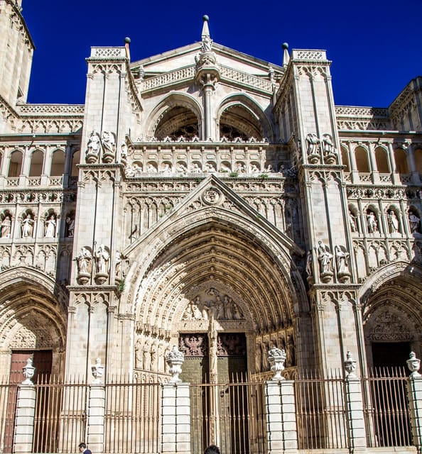 Toledo Cathedral Guided Tour in Spanish - From mosque-era ground to Christian cathedral