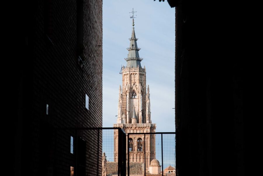 Toledo: Cathedral Tour with a Local Guide - How the timing and group style affect the visit