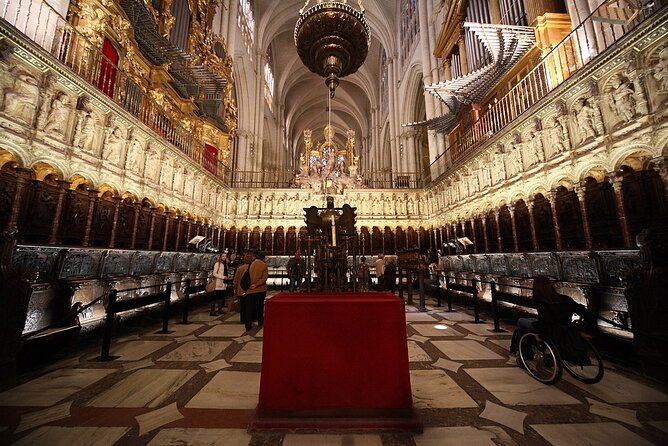 Toledo Essential: Private Visit with Official Guide and Tickets - Starting near San Juan de los Reyes
