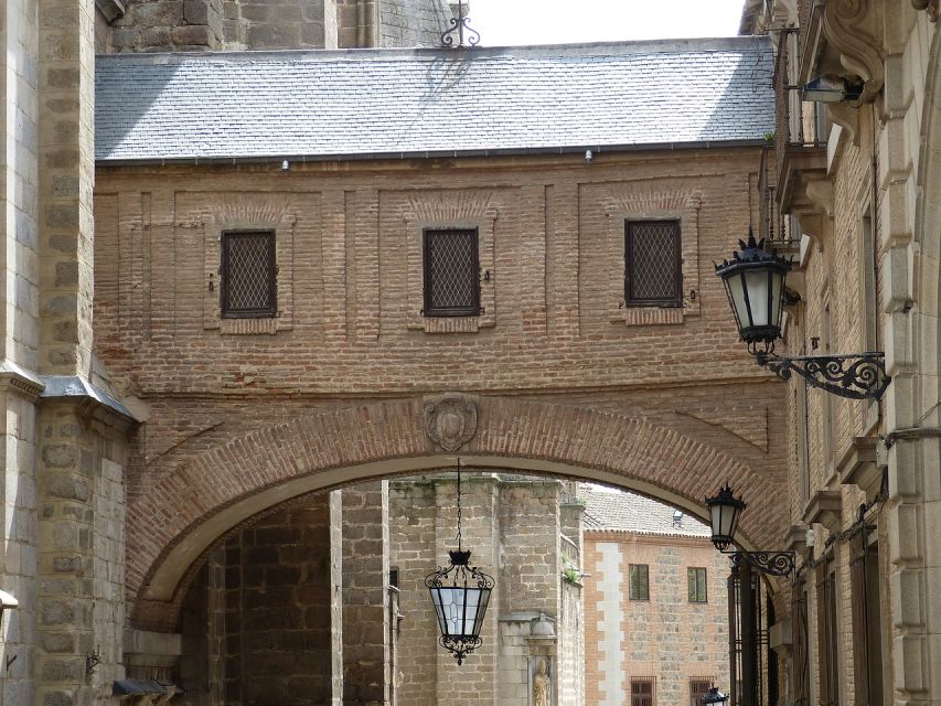Toledo: Guided Walking Tour with Cathedral Ticket and Tour - The Primate Cathedral takes center stage