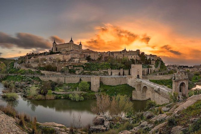 Toledo Half Day Tour with Cathedral, St Tome Church & Synagoge - Walking demands, heat, and pace