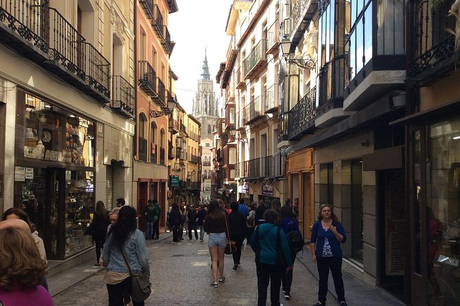 Toledo Highlights Tour for Explorers from Madrid - Walking Toledo’s old center with a guide