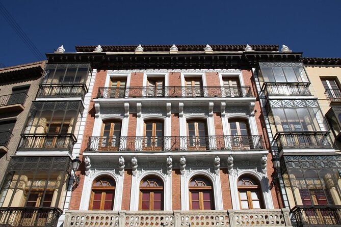 Toledo Historical Small Group Tour with Cathedral & Monuments - Santa María la Blanca and Toledo’s shared traditions