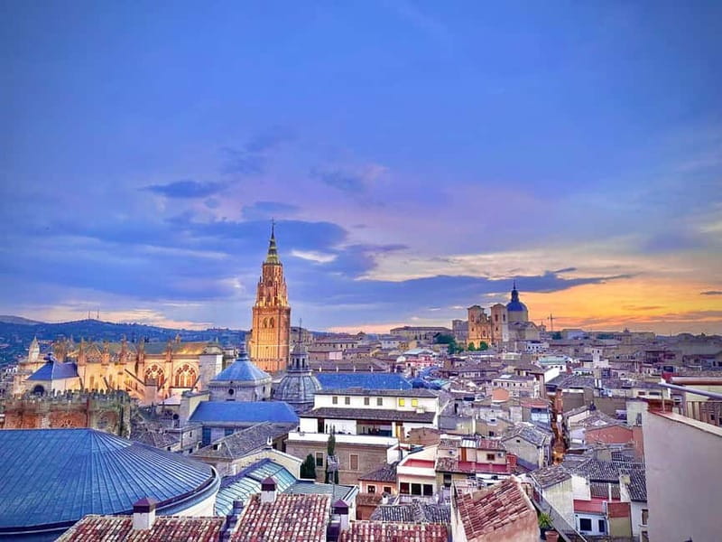 Toledo Mágico, the original night route: mystery, curiosities and secrets - The private subway and its ten-minute mystery