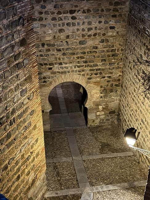 Toledo Mágico, the original night route: mystery, curiosities and secrets - Steep alleys, quiet corners, and the city after dark