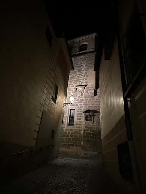 Toledo Mágico, the original night route: mystery, curiosities and secrets - Is $14 a fair price?