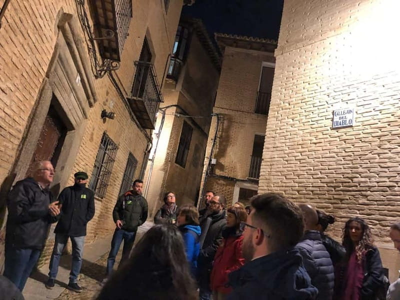 Toledo Mágico, the original night route: mystery, curiosities and secrets - Starting behind the cathedral on Sixto Ramón Parro Street