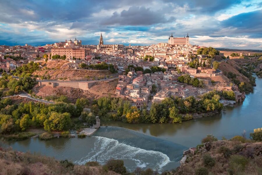 Toledo: Monumentos esenciales: Alcazar, Catedral, Sinagoga - The Mosque of Christ of the Light