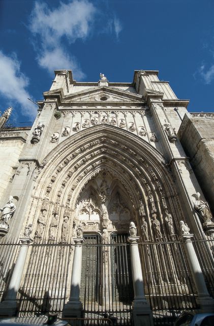 Toledo: Private Monuments Walking Tour with Monument Entry - Who will enjoy this Toledo walking tour most?