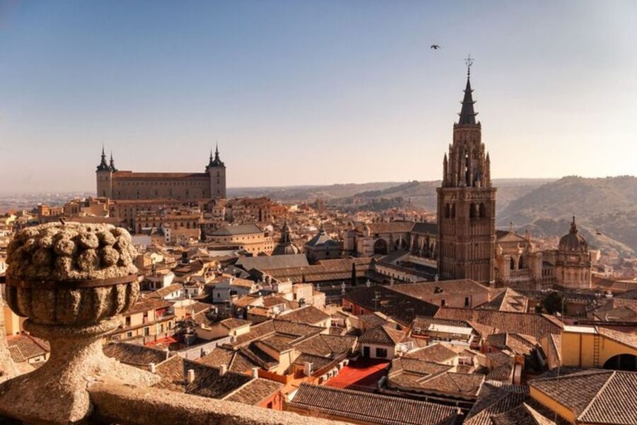 Toledo: Private tour with an official guide - Price, timing, and what you actually receive