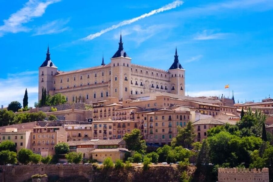 Toledo : Private Walking Tour with a Pro guide - Starting at Plaza de Zocodover