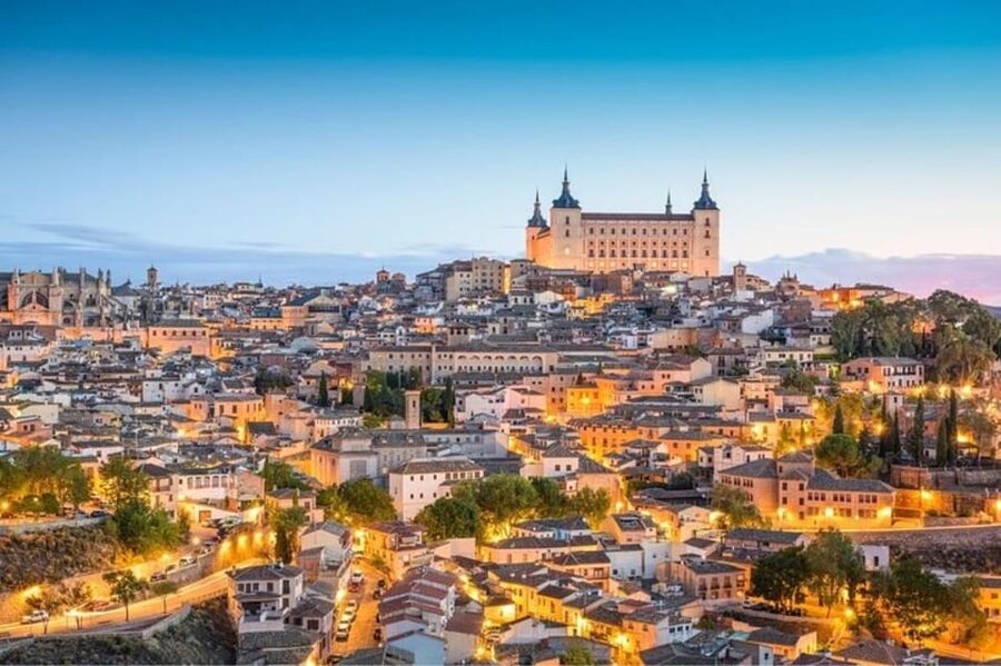 Toledo : Private Walking Tour with a Pro guide - San Juan de los Reyes in a half-hour