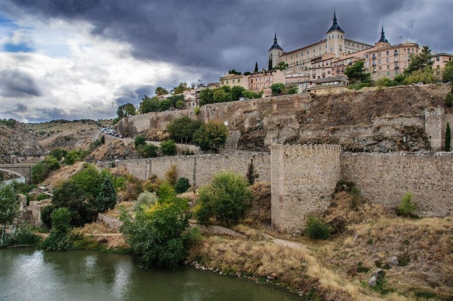 Toledo’s Gems: 3-Hr Private Tour with Expert Local Guide - Starting with Toledo’s outside view