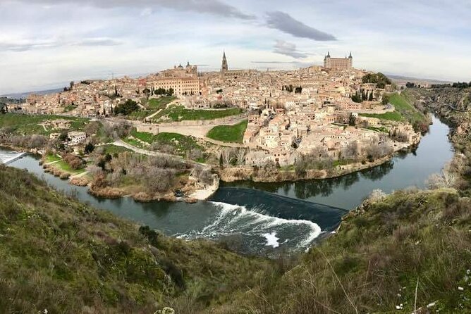 Toledo Templars Evening Walking Tour - Looking for symbols after sunset