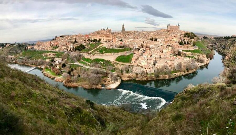 Toledo: Three Cultures Walking Tour in Spanish - Cristo de la Luz Mosque: a small building with a major story