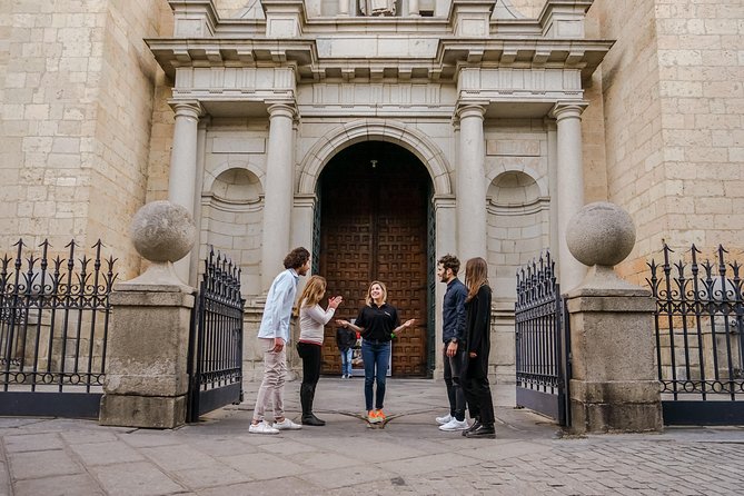 Toledo Tour & Vineyard Walk with Wine Tasting from Madrid - Guides, group size, and the bilingual format