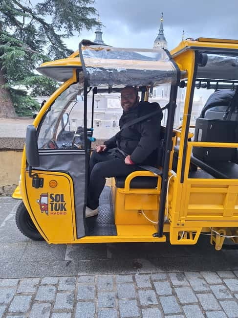 Tour en Tuk Tuk por lo mejor de Madrid - Starting at Plaza de Santa Ana