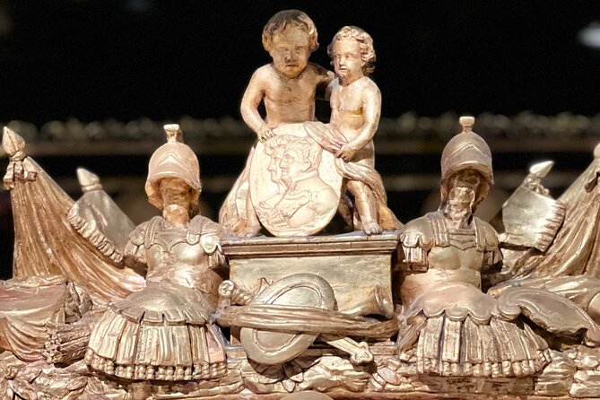 Tour of the Royal Collections of Madrid small group and skip the line - The advantage of a group capped at seven