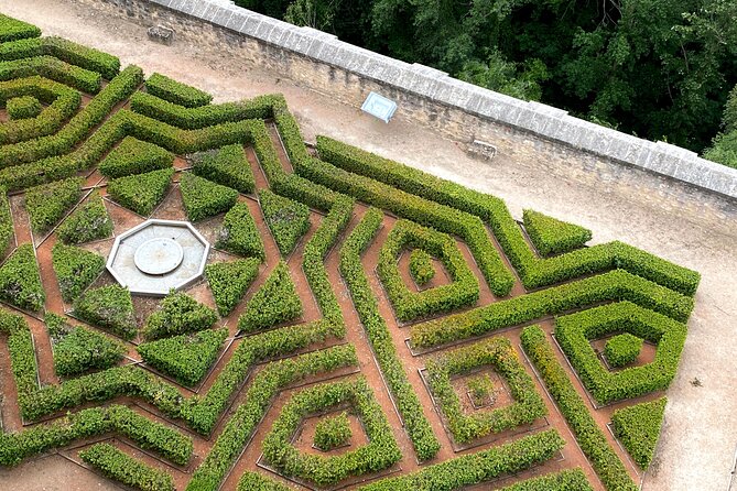 Tour Segovia and La Granja de San Ildefonso from Madrid - Juan Bravo, Casa de los Picos, and the old streets