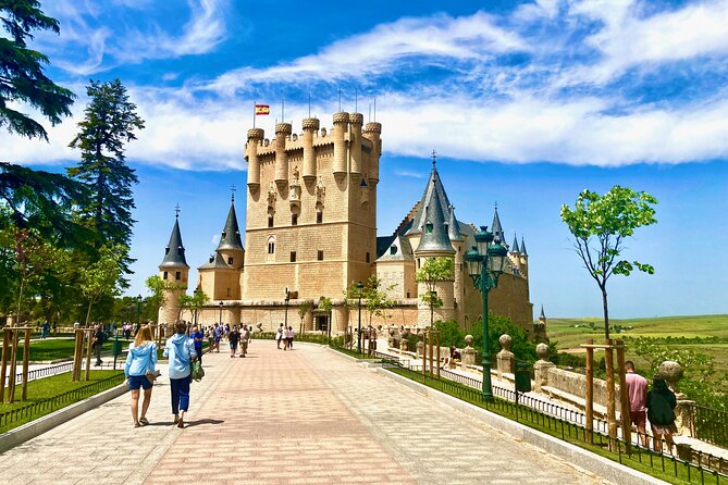 Travel through Segovia and Avila in a Small Group from Madrid - Guides, pace, and the personal feel