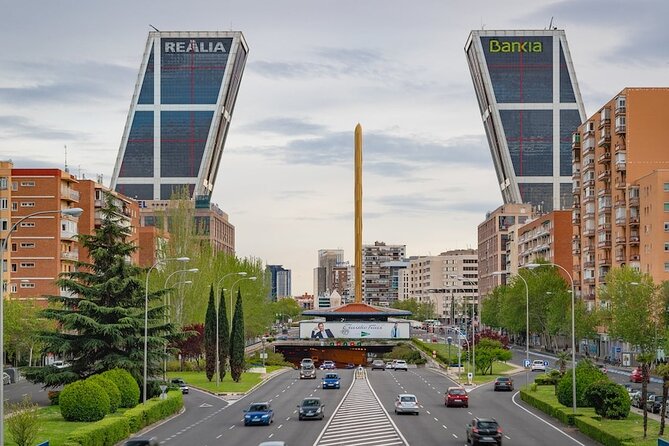 Tuk Tuk Tour Madrid 90 mins - Retiro Park and Puerta de Alcalá: Madrid’s grand eastern side