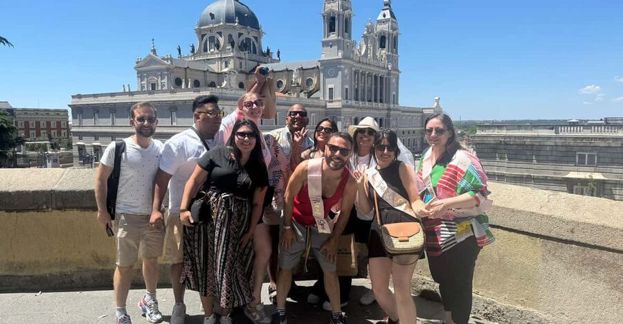 Tuk Tuk Tour with Wine Test in Madrid - The wine tasting and what it adds
