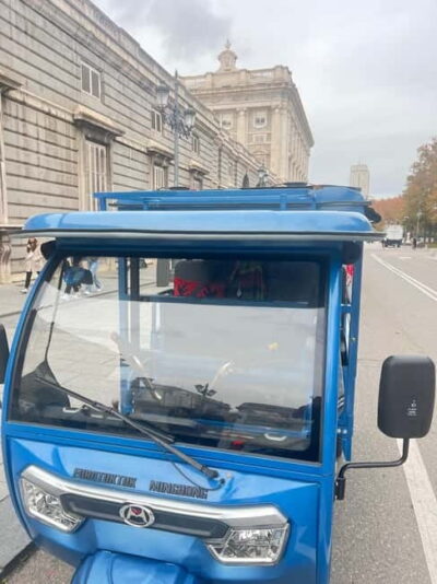 Tuktuk historical tour of Madrid 1 Hr in a fun and original way