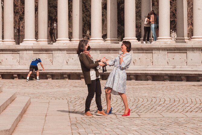 Vacation photographer. Madrid Photo Shoot. Take home more than just a selfie! - Puerta del Sol and Spain’s Kilometer Zero
