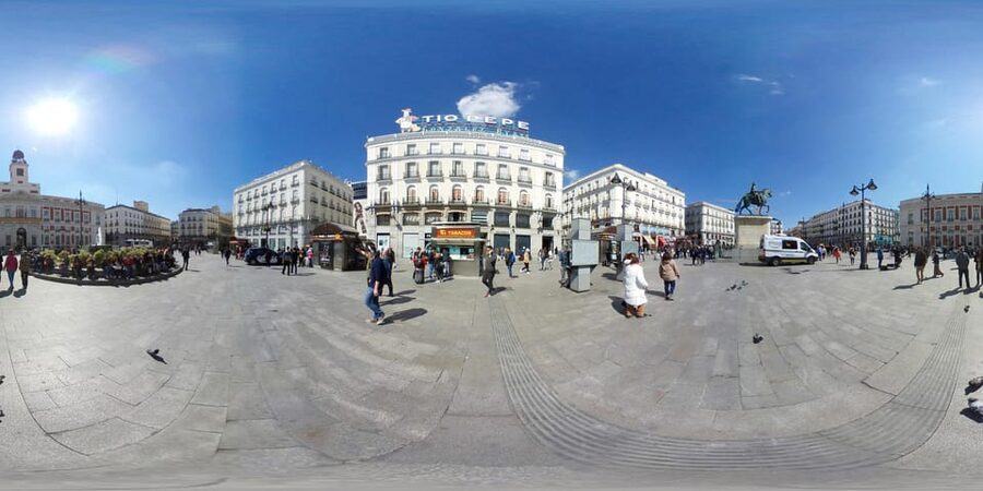 Virtual Reality Experience Fun And Tickets & Imageen - Puerta del Sol: the route’s longest stop