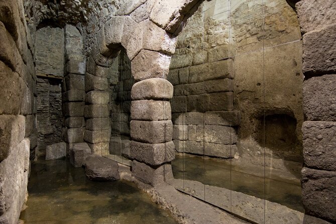 Visit to the Toledo Underground - Guides, legends, and the human side of the walk