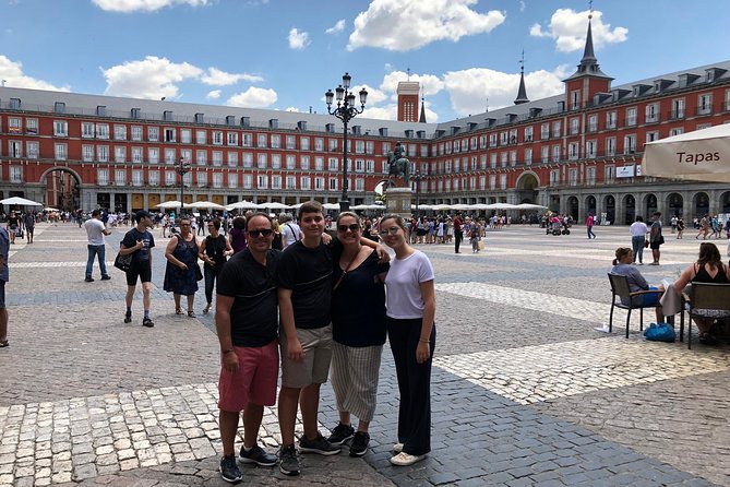 Walking tour around the center of Madrid - Walking through Madrid de los Austrias