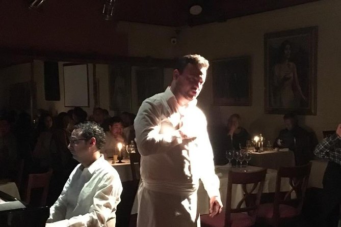 Zarzuela Opera and Dinner at La Castafiore Restaurant in Madrid - Dinner begins with a show at La Castafiore